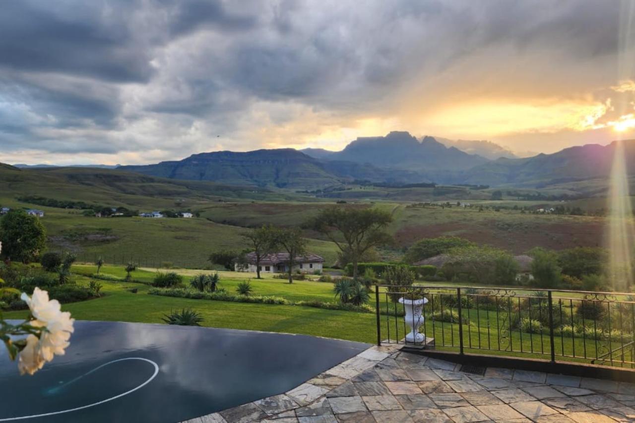 Inkungu Lodge Champagne Valley Exteriör bild