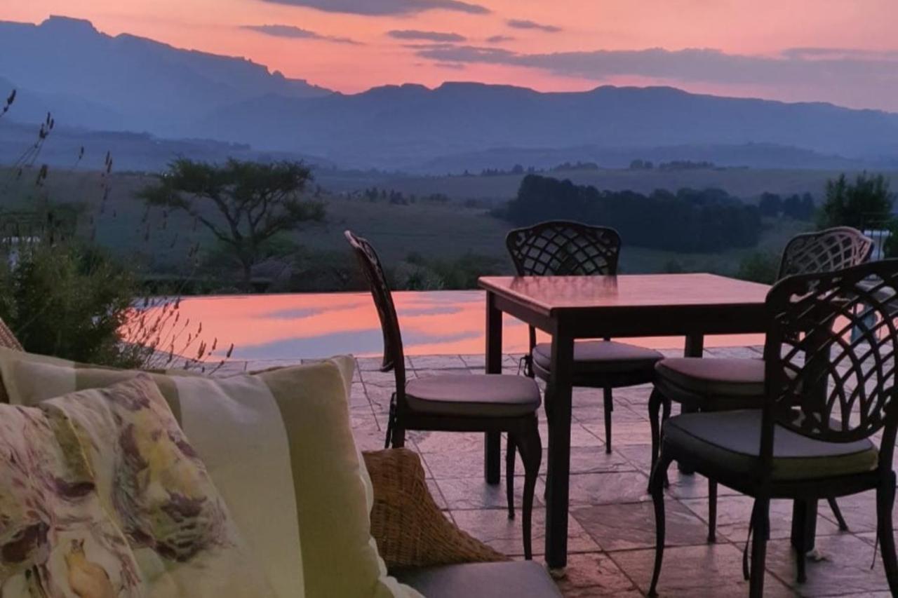 Inkungu Lodge Champagne Valley Exteriör bild
