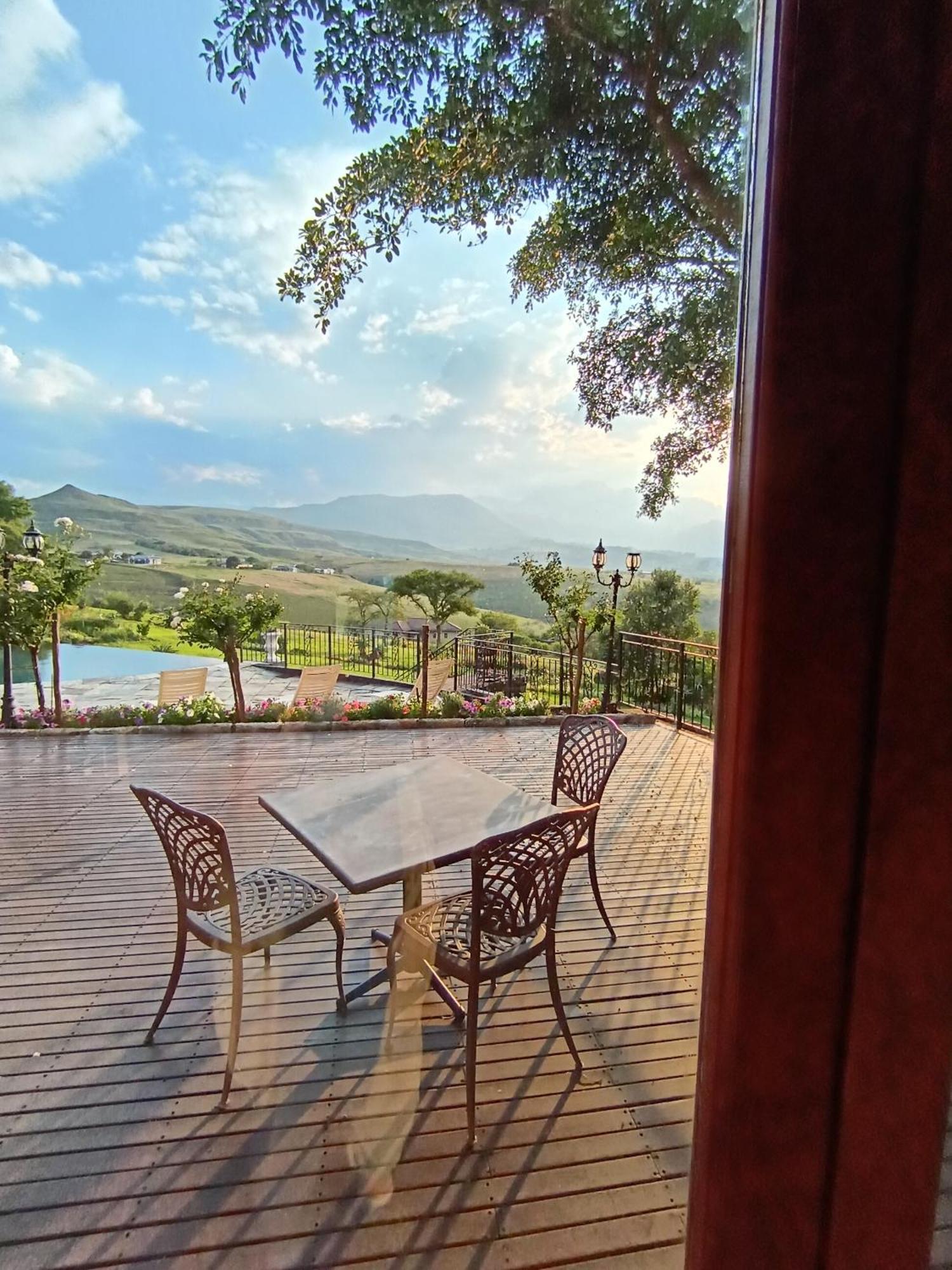Inkungu Lodge Champagne Valley Exteriör bild