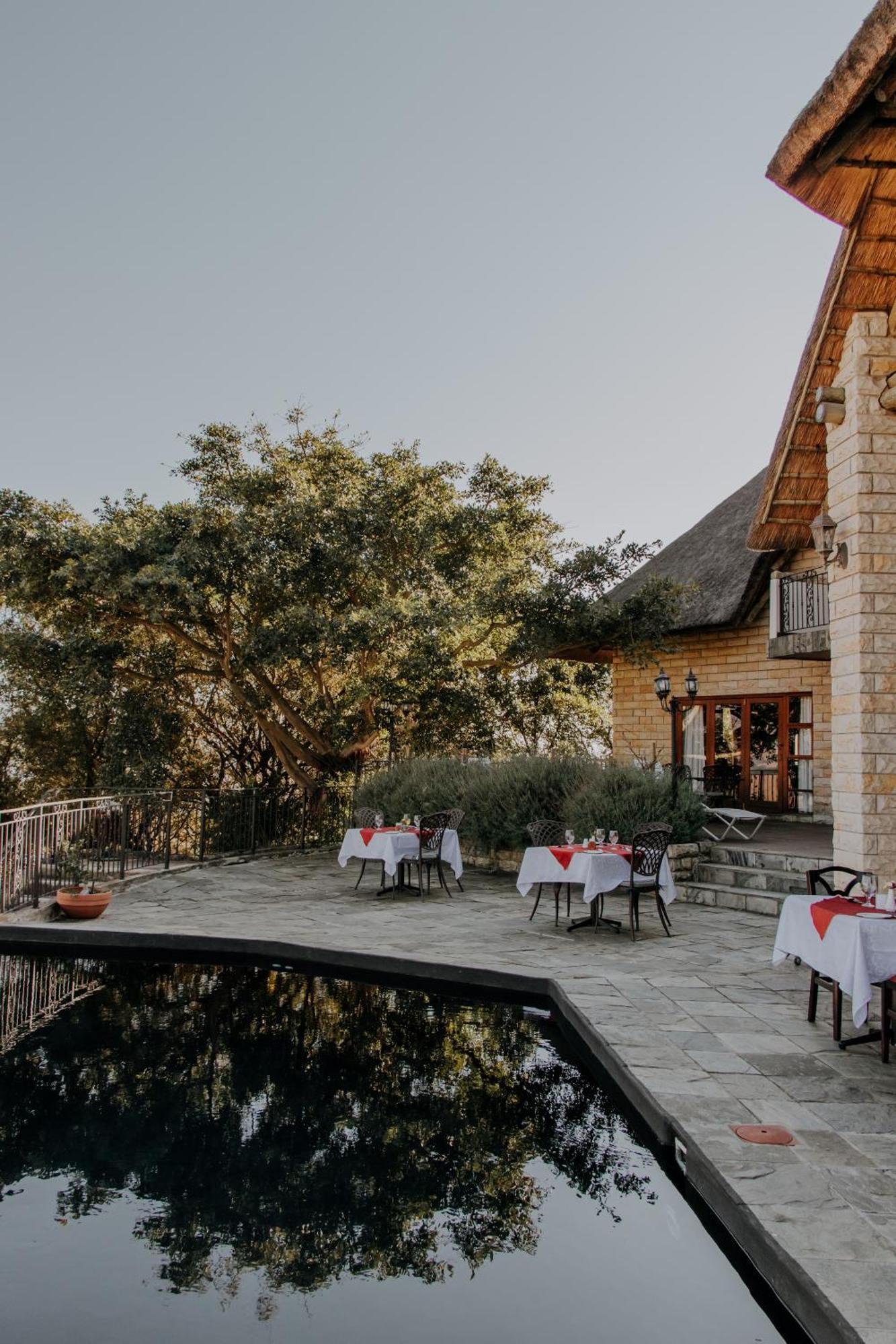 Inkungu Lodge Champagne Valley Exteriör bild