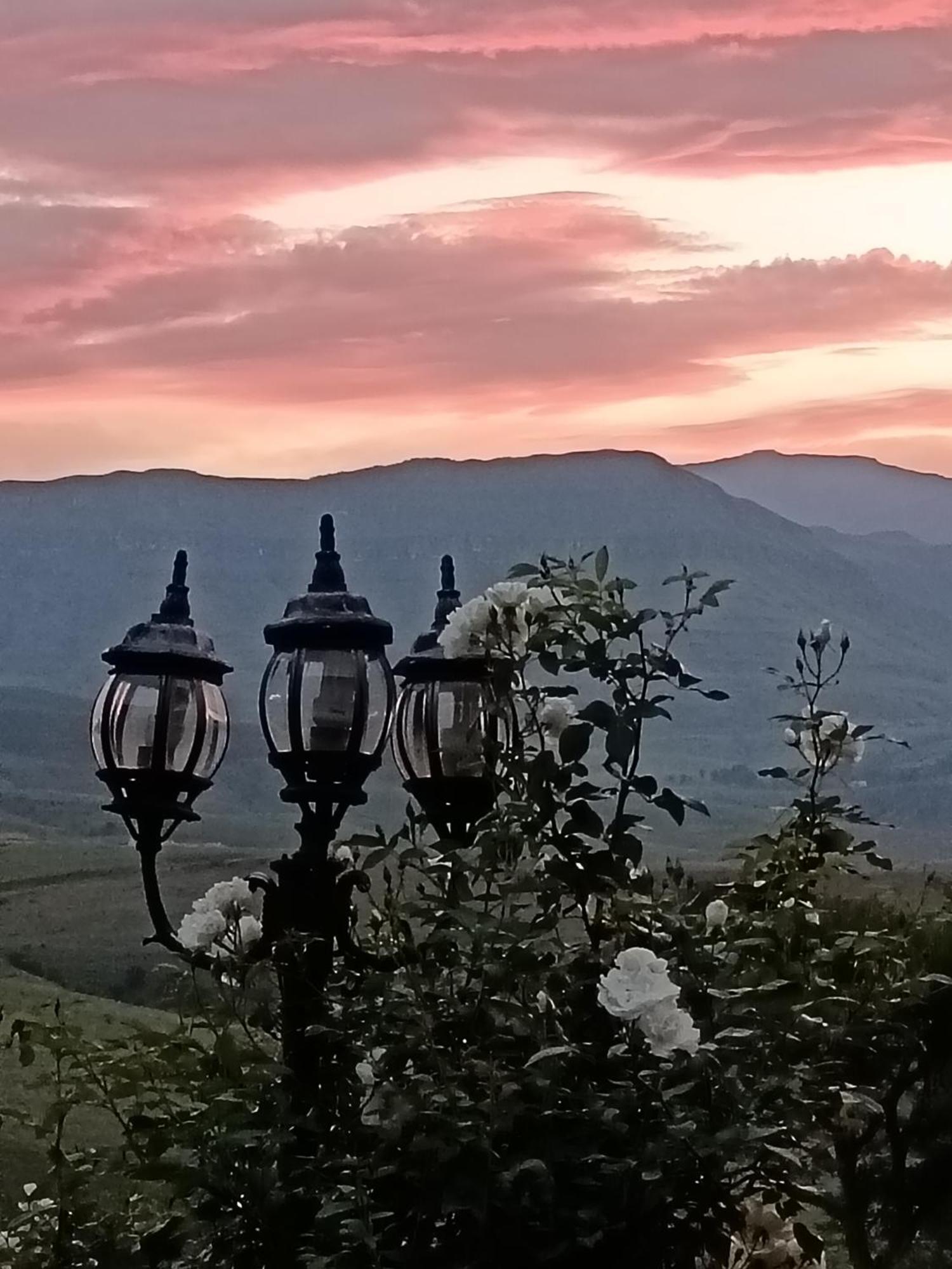 Inkungu Lodge Champagne Valley Exteriör bild