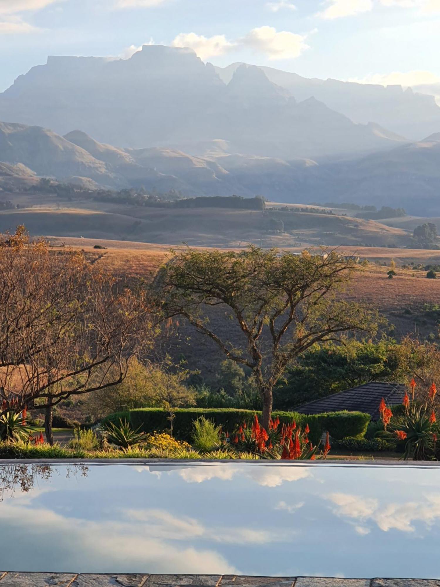 Inkungu Lodge Champagne Valley Exteriör bild